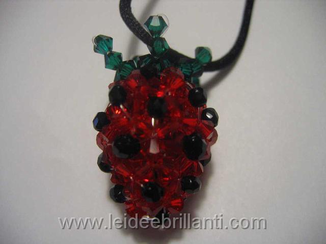 ciondolo fragola_1067x800.JPG